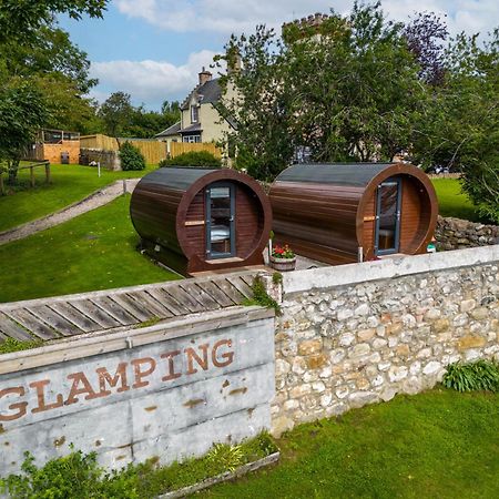 Отель Delny Glamping And Farm Animals Инвергордон Экстерьер фото