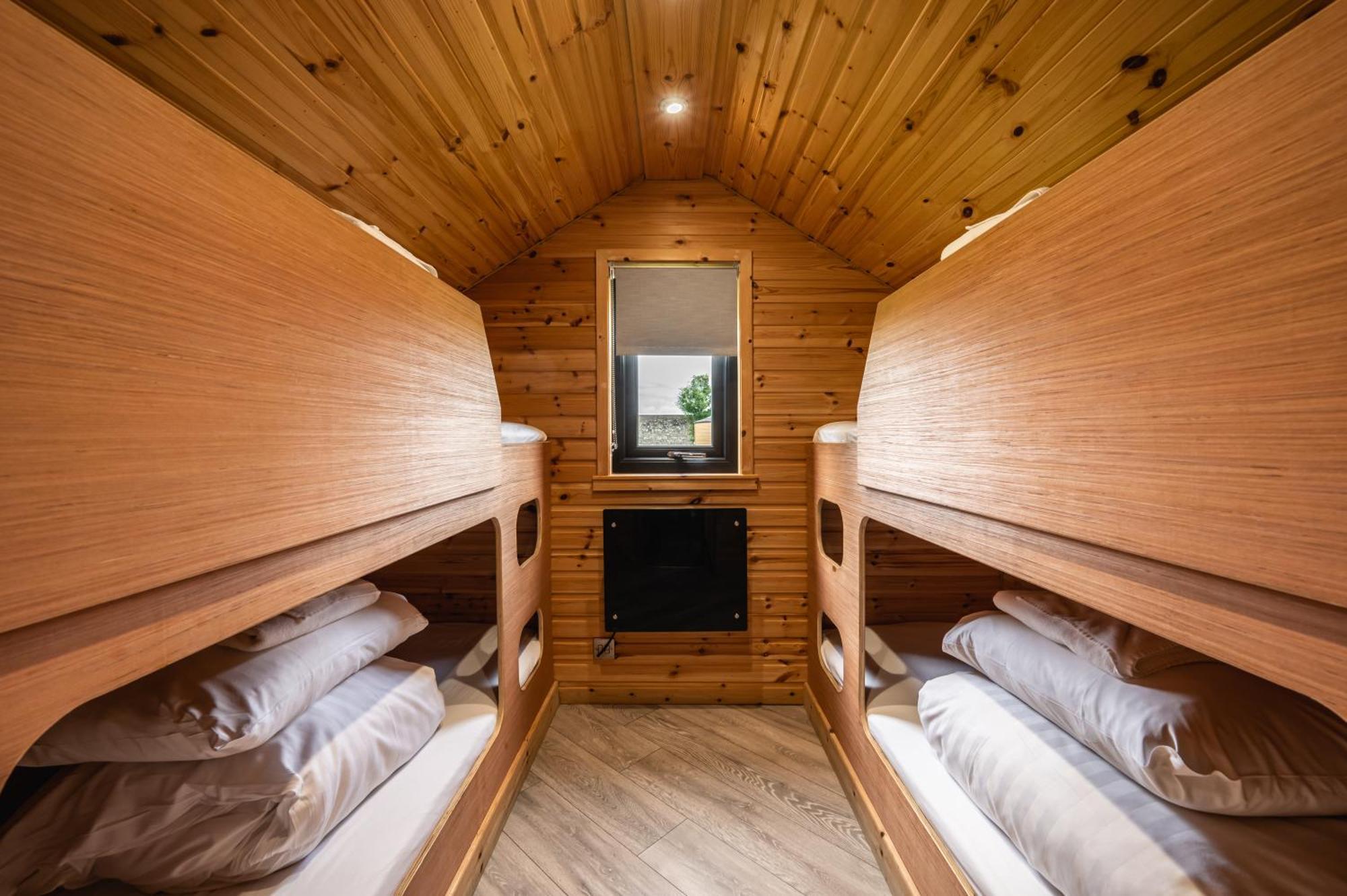 Отель Delny Glamping And Farm Animals Инвергордон Экстерьер фото