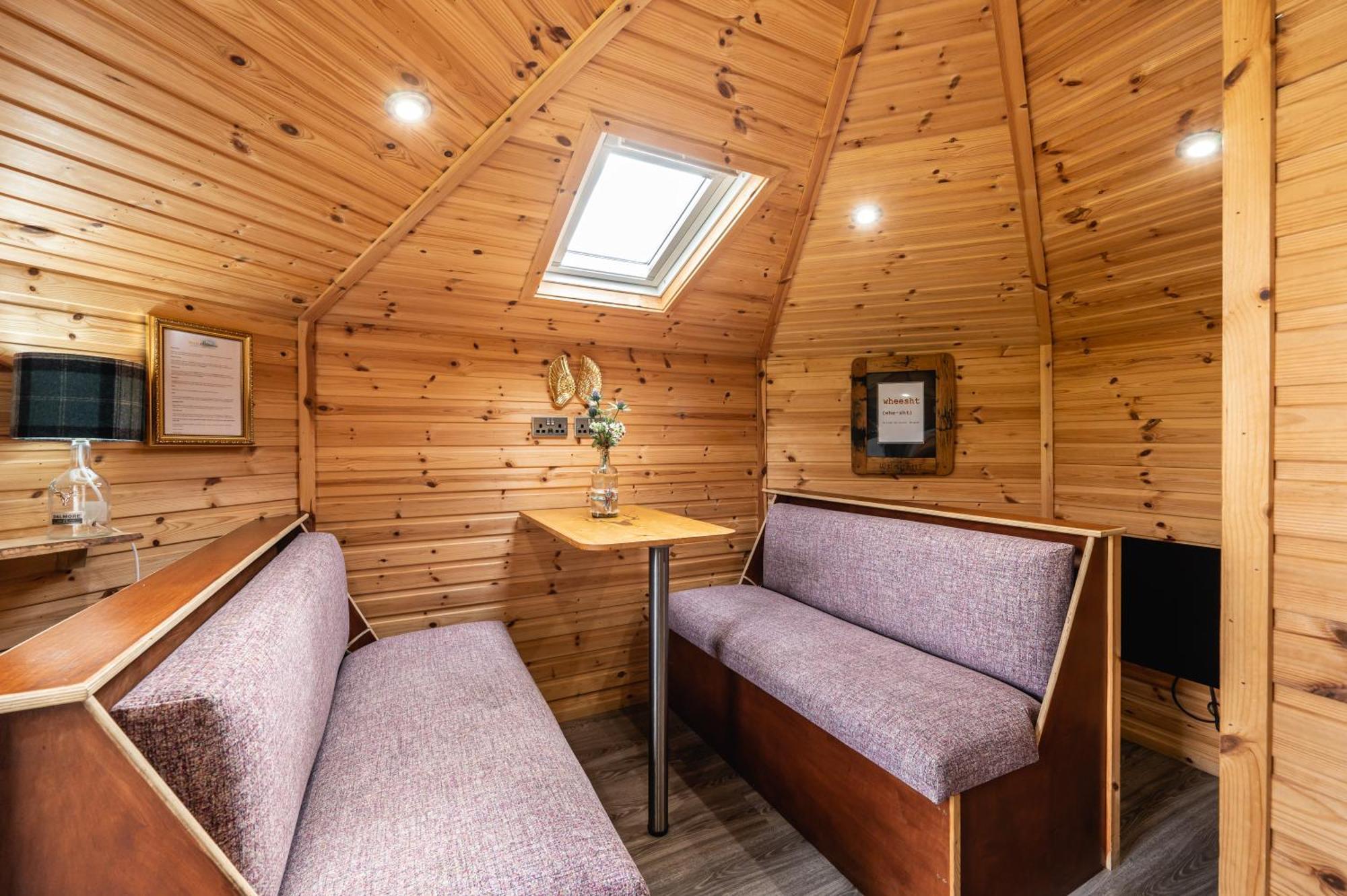Отель Delny Glamping And Farm Animals Инвергордон Экстерьер фото